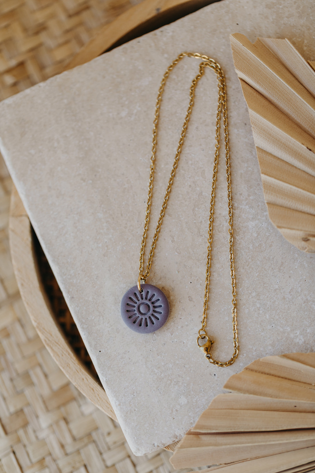 SELENA - Necklace pendant with pattern in lavender 
