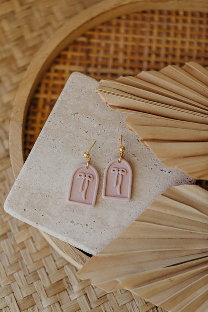 SELENE - Schleifen Ohrringe in Bogenform in rosa