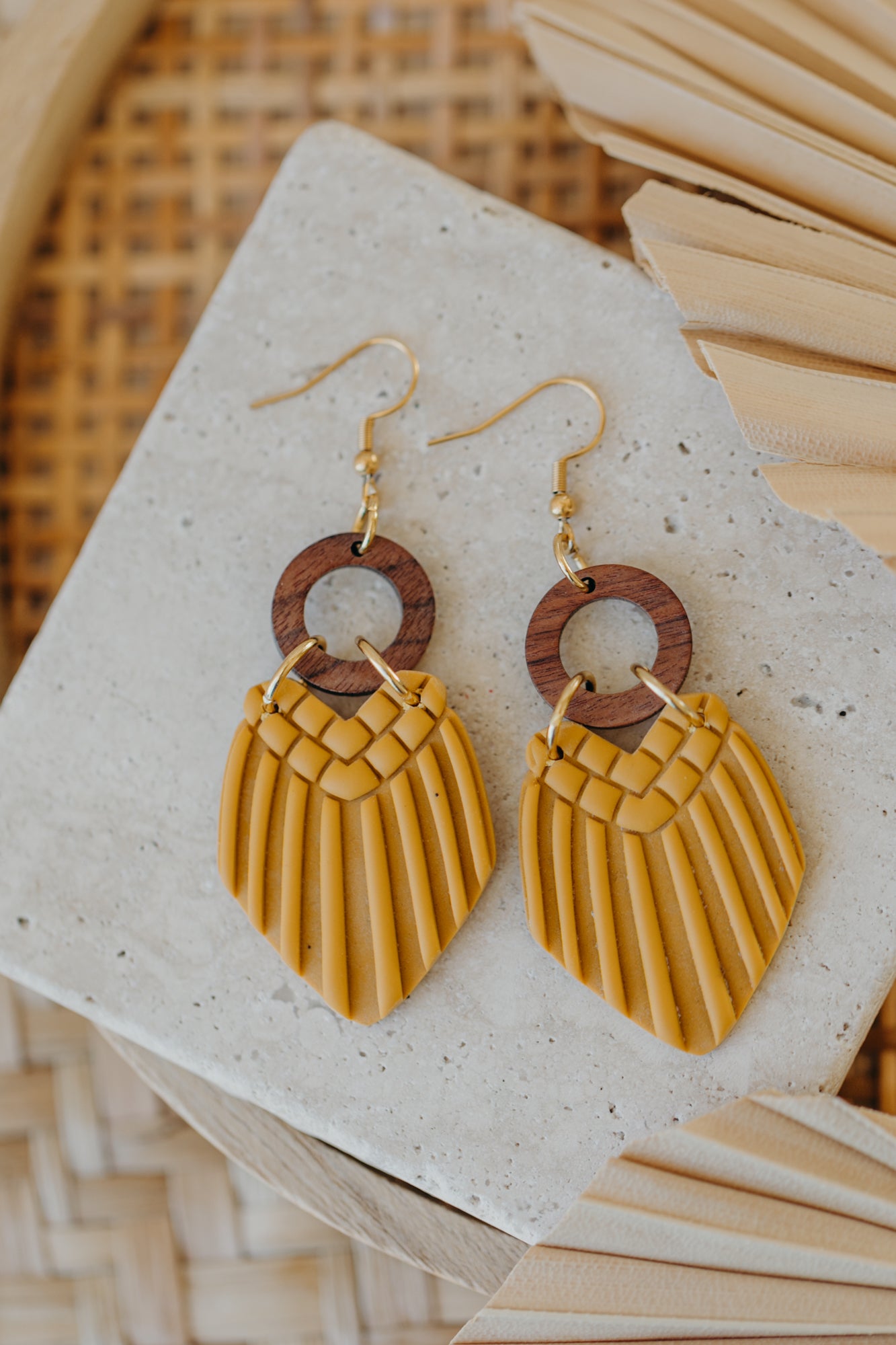 SIENNA - große senfgelbe Statement Ohrringe