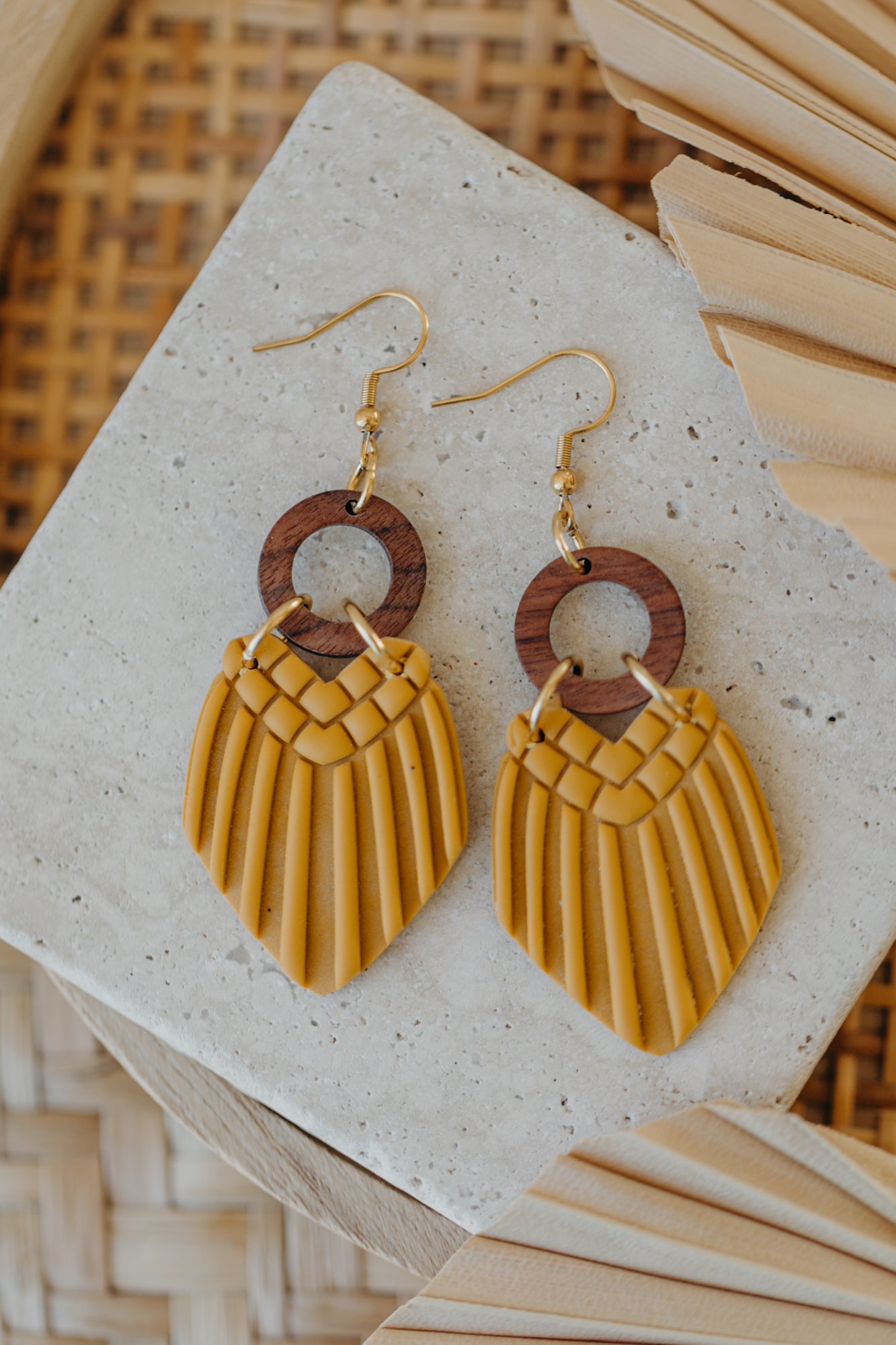 SIENNA - große senfgelbe Statement Ohrringe