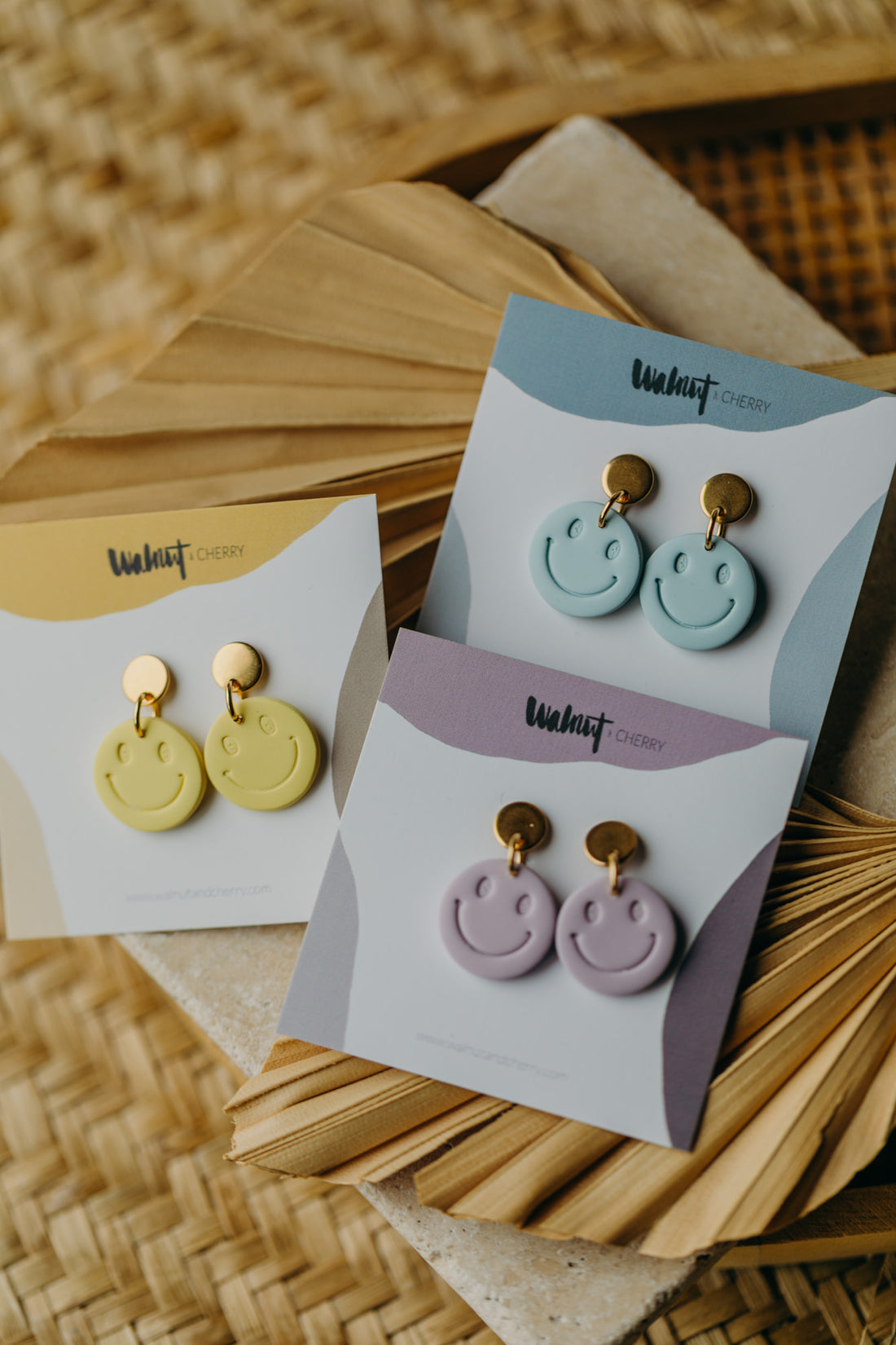SMILEY Ohrringe aus Polymer Ton helles Pastell Blau