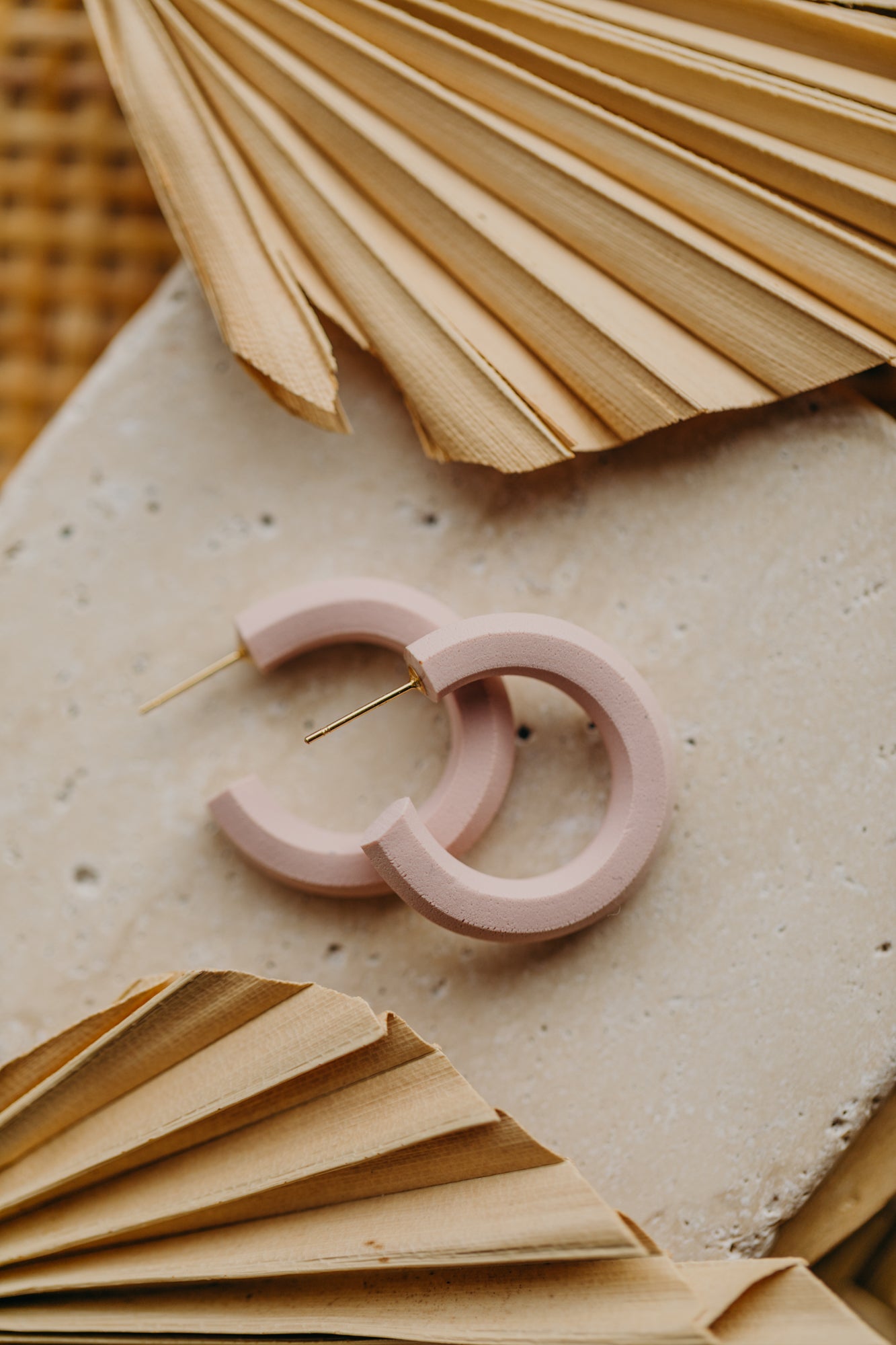 SORA – Creolen in hellem Rosa