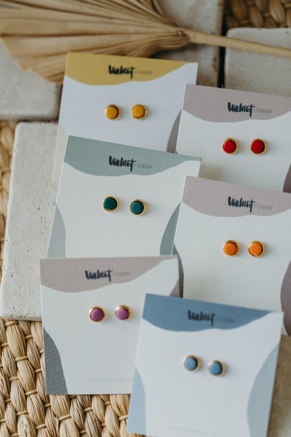 STELLA - small round gold-colored polymer clay earrings in bright colors