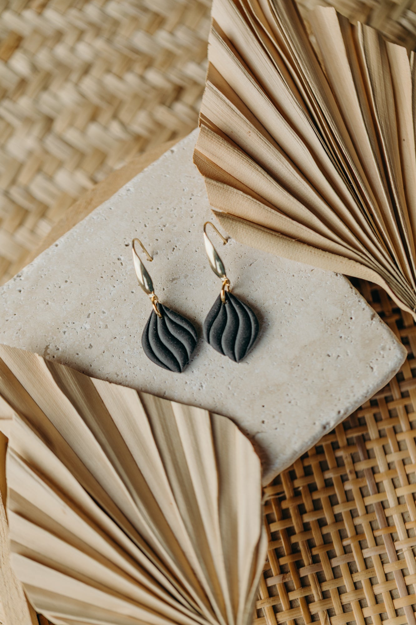 SUSAN - Curved Black Polymer Clay Earrings