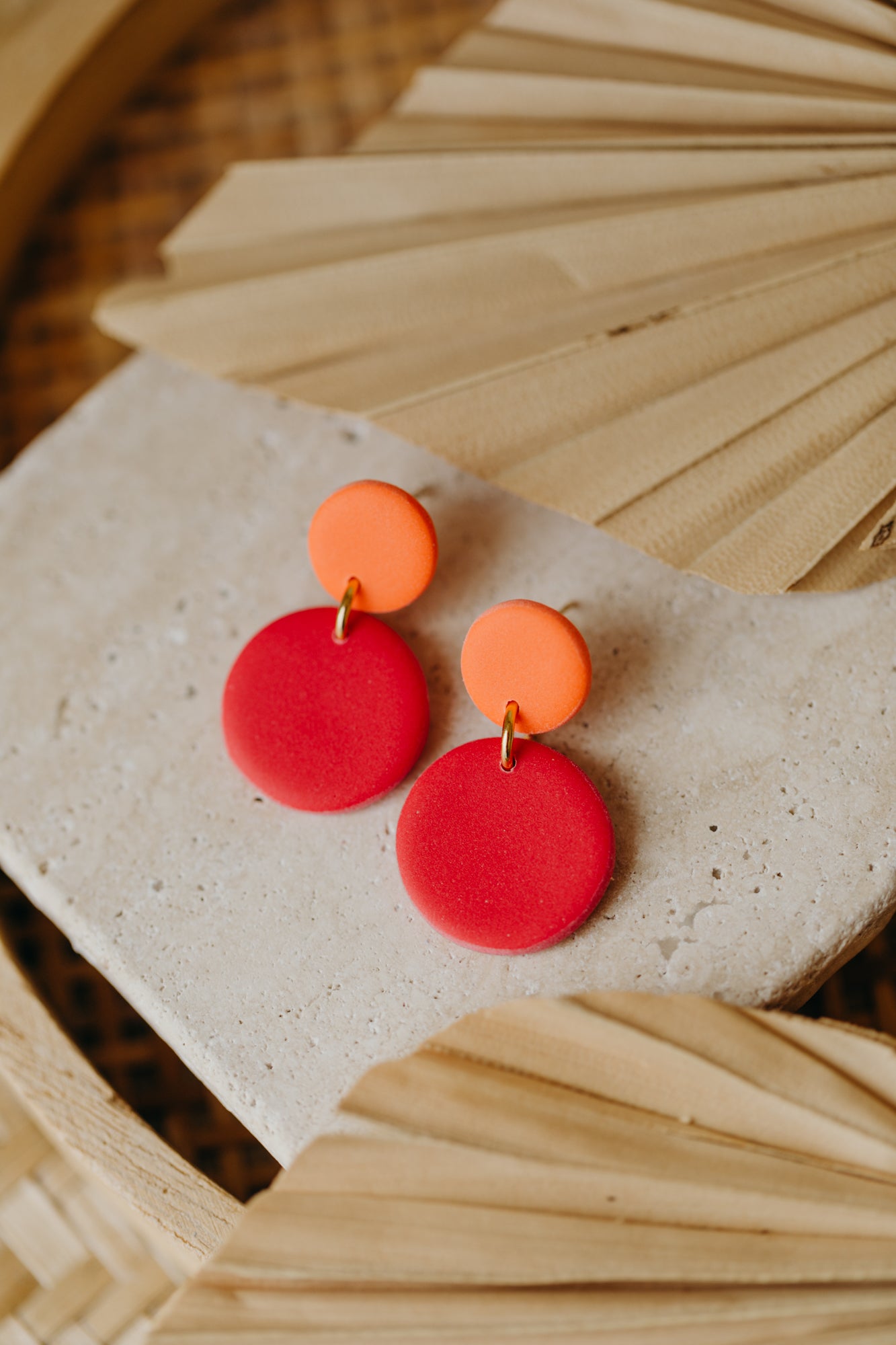 SUSI - zweifarbige Ohrringe aus Polymer Ton - orange/himbeere
