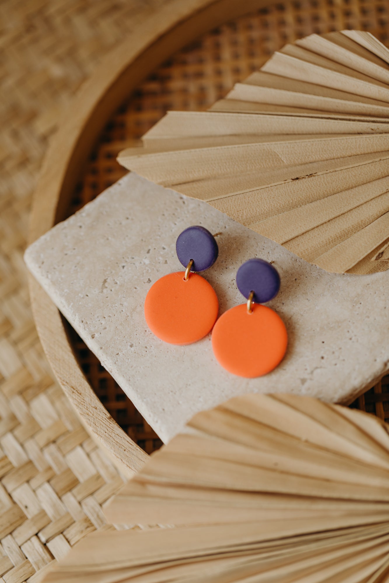 SUSI - zweifarbige Ohrringe aus Polymer Ton - violett/orange