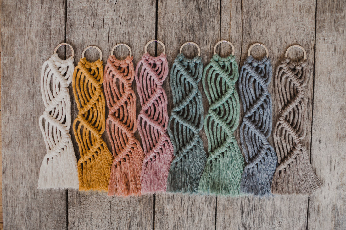 D - KATE macrame keychain