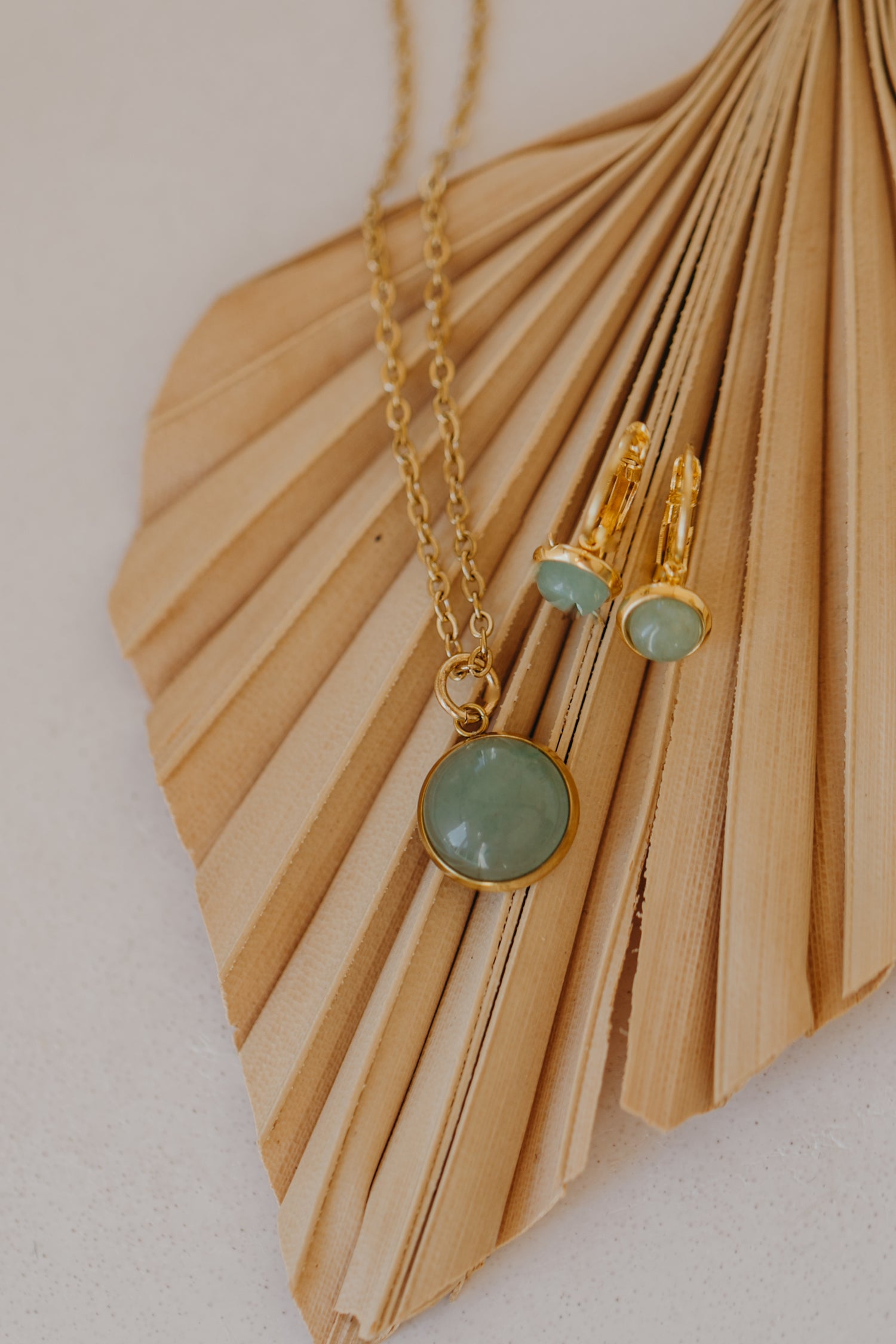 Schmuckset grüner Aventurin gold: 6 mm Ohrhänger &amp; 12 mm Halskette