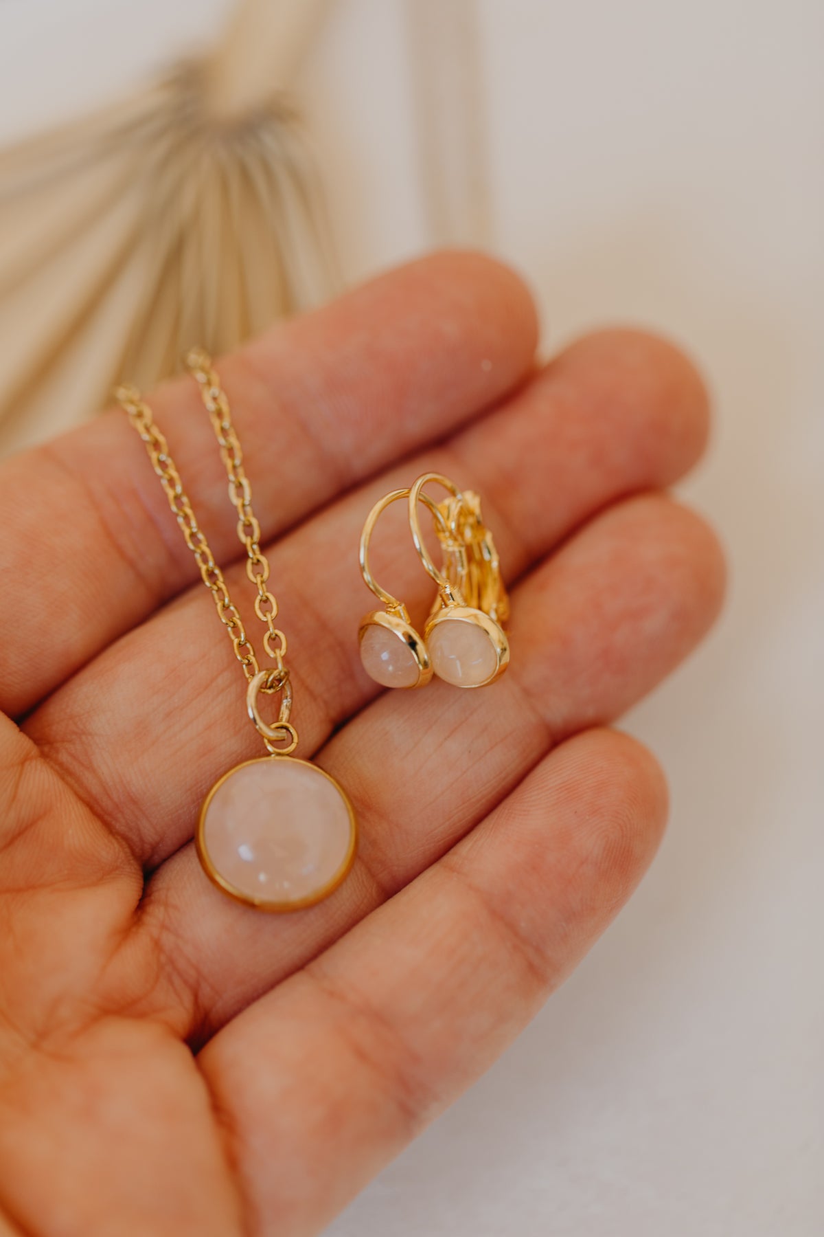 Schmuckset Rosenquarz gold: 6 mm Ohrhänger &amp; 12 mm Halskette