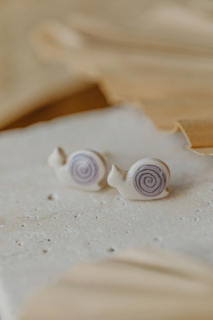 FINA - kleine Schnecken Ohrstecker aus Polymer Ton