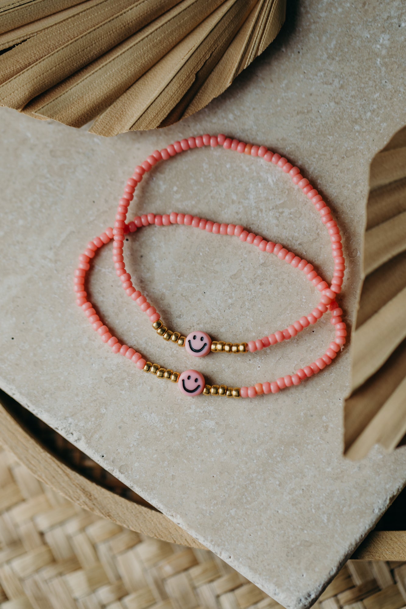 Smiley Armband in Koralle