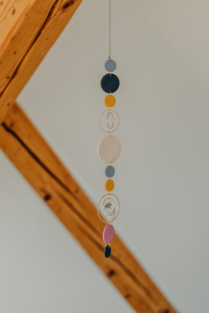 Sonnenfänger 002 mit Punkten in Kalk, Senfgelb, Fuchsia, Blau und Dunkelblau