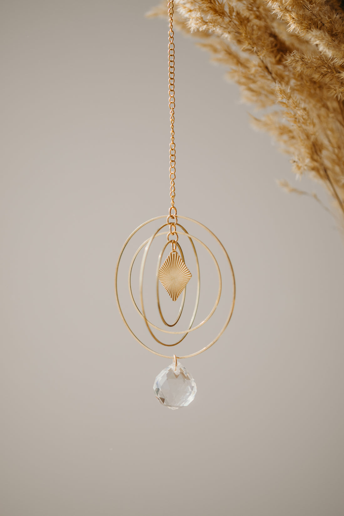 Suncatcher diamond with four circles