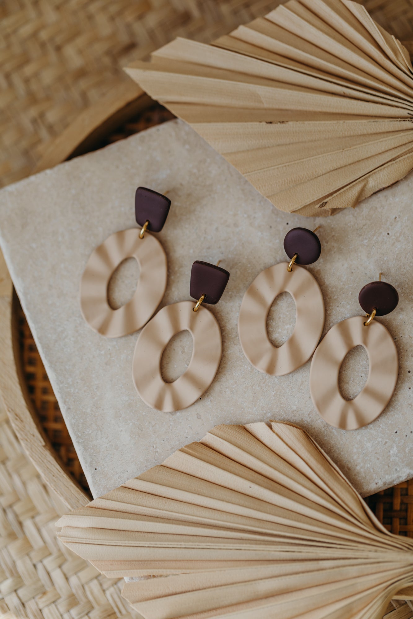 TABEA - große ovale Polymer Ton Ohrringe in Beige/Braun