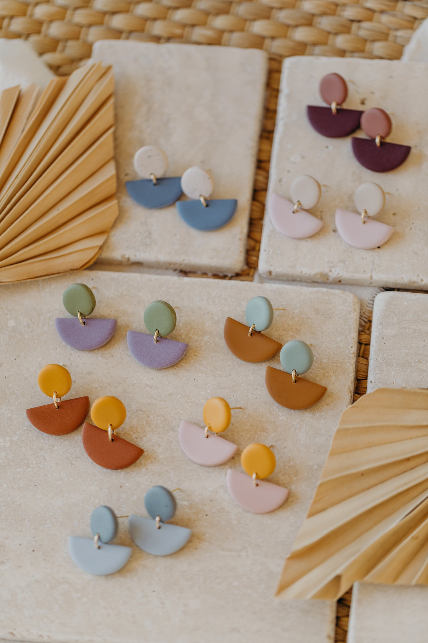 TAMARA - zweifarbige Polymer Ton Ohrringe in Kieselstein und hellem Rosa