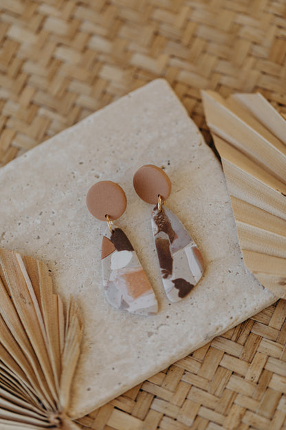 braune längliche Terrazzo Ohrringe aus Polymer Ton