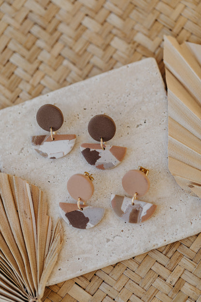 braune halbrunde Terrazzo Ohrringe aus Polymer Ton