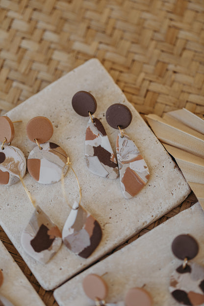 braune längliche Terrazzo Ohrringe aus Polymer Ton