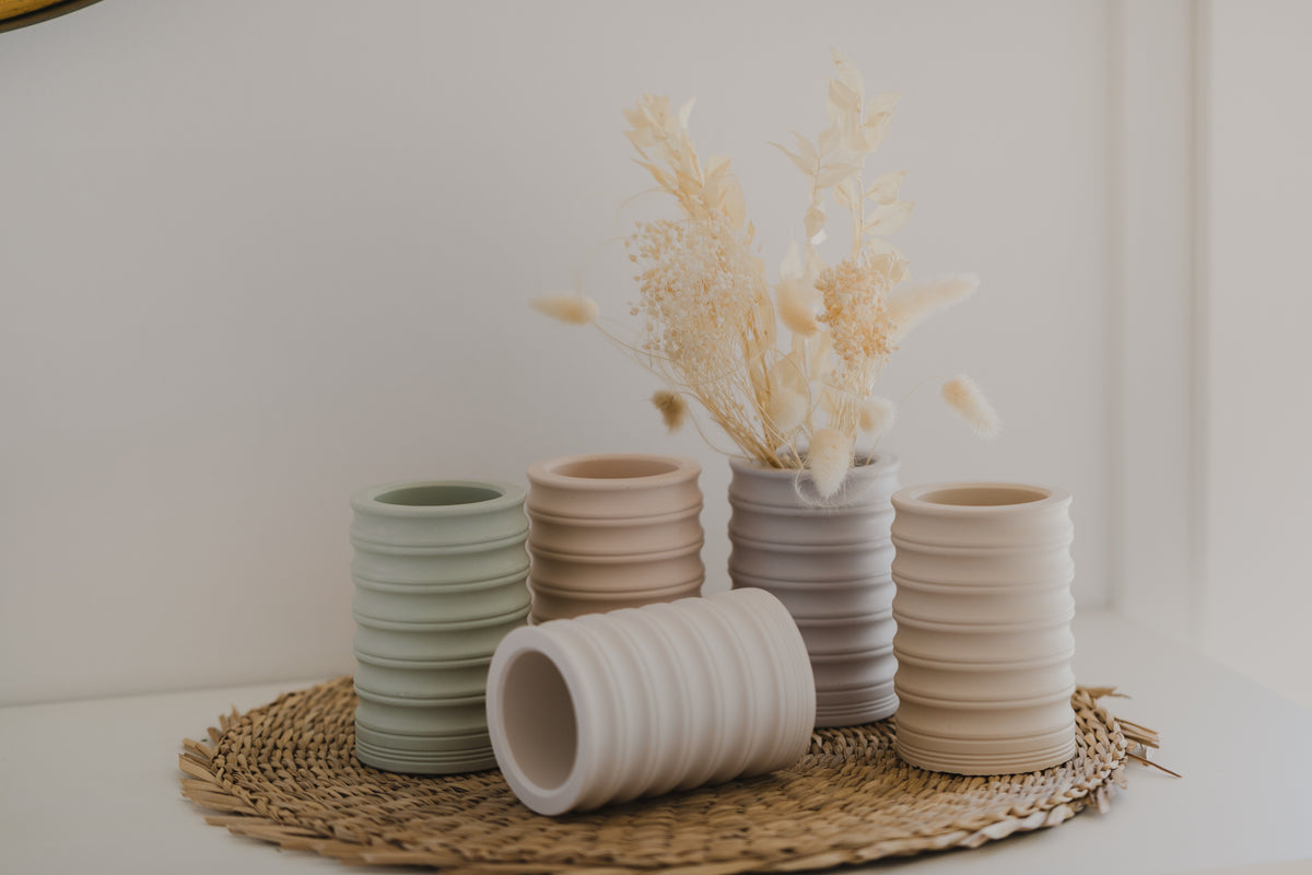 Vase mit Streifenmuster