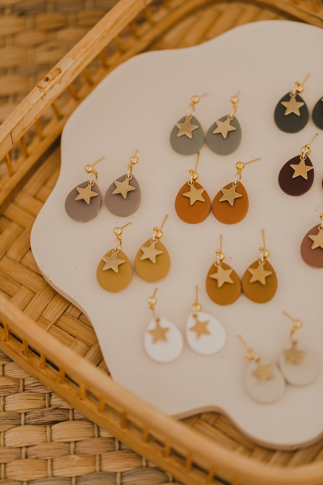 RITA - small drop earrings with a small star