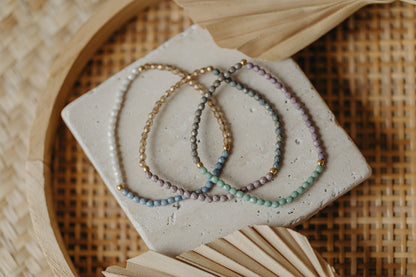 two-tone glass bead bracelet blue &amp;amp; cream