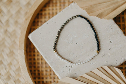 two-tone glass bead bracelet blue &amp;amp; cream
