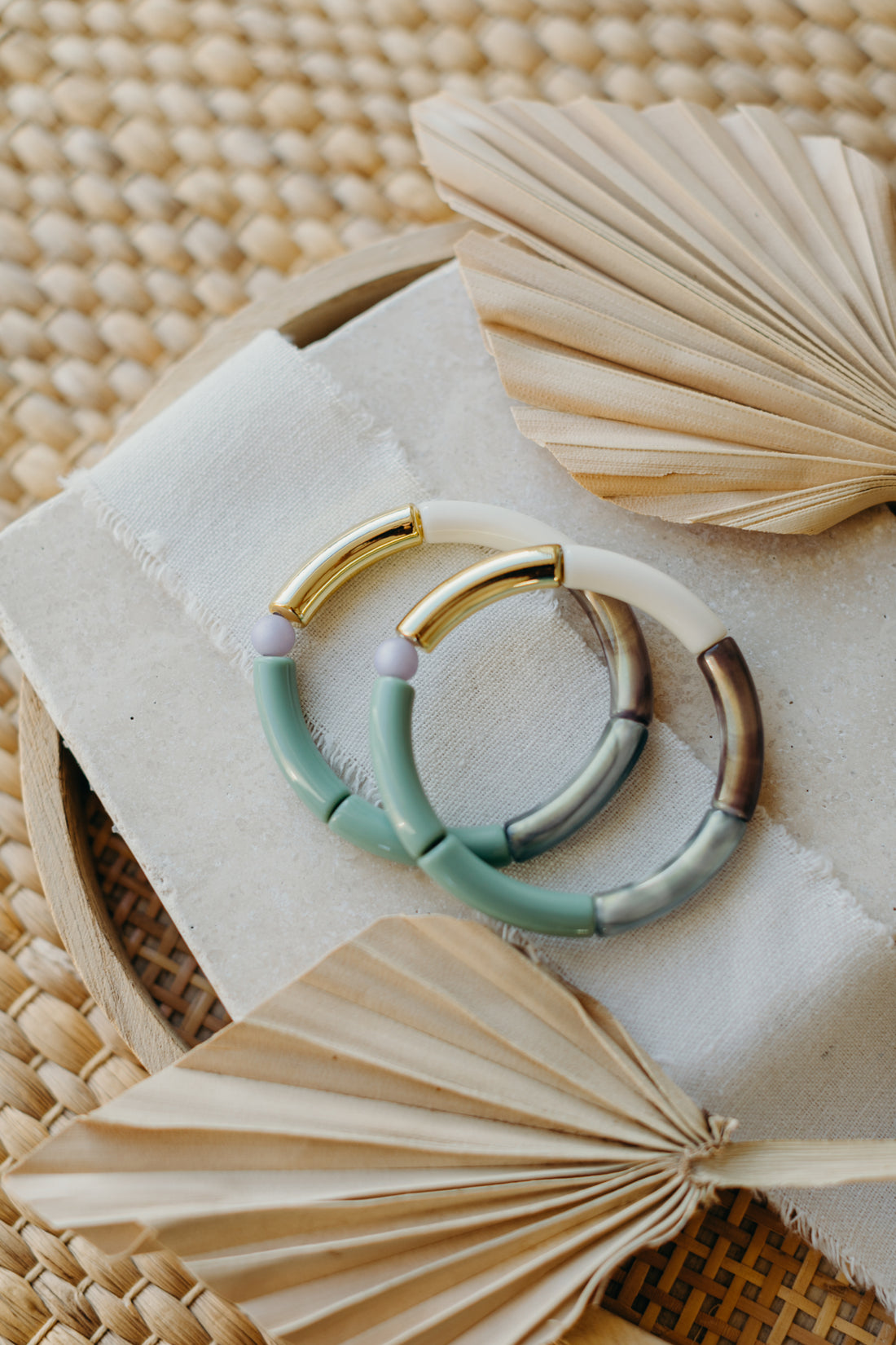 Pearl bracelet with tube pearls in gold, brown, cream and mint
