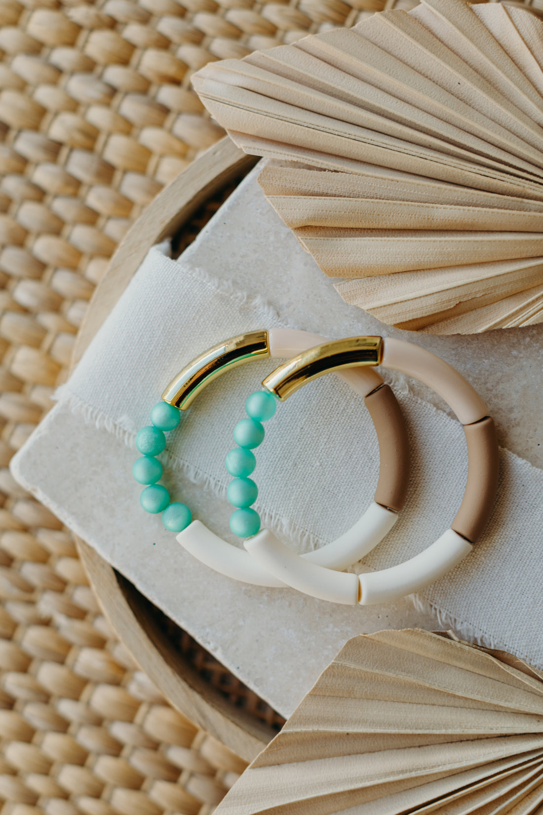 Perlenarmband 062 mit Tube Perlen in Gold, Braun, Creme und Türkis