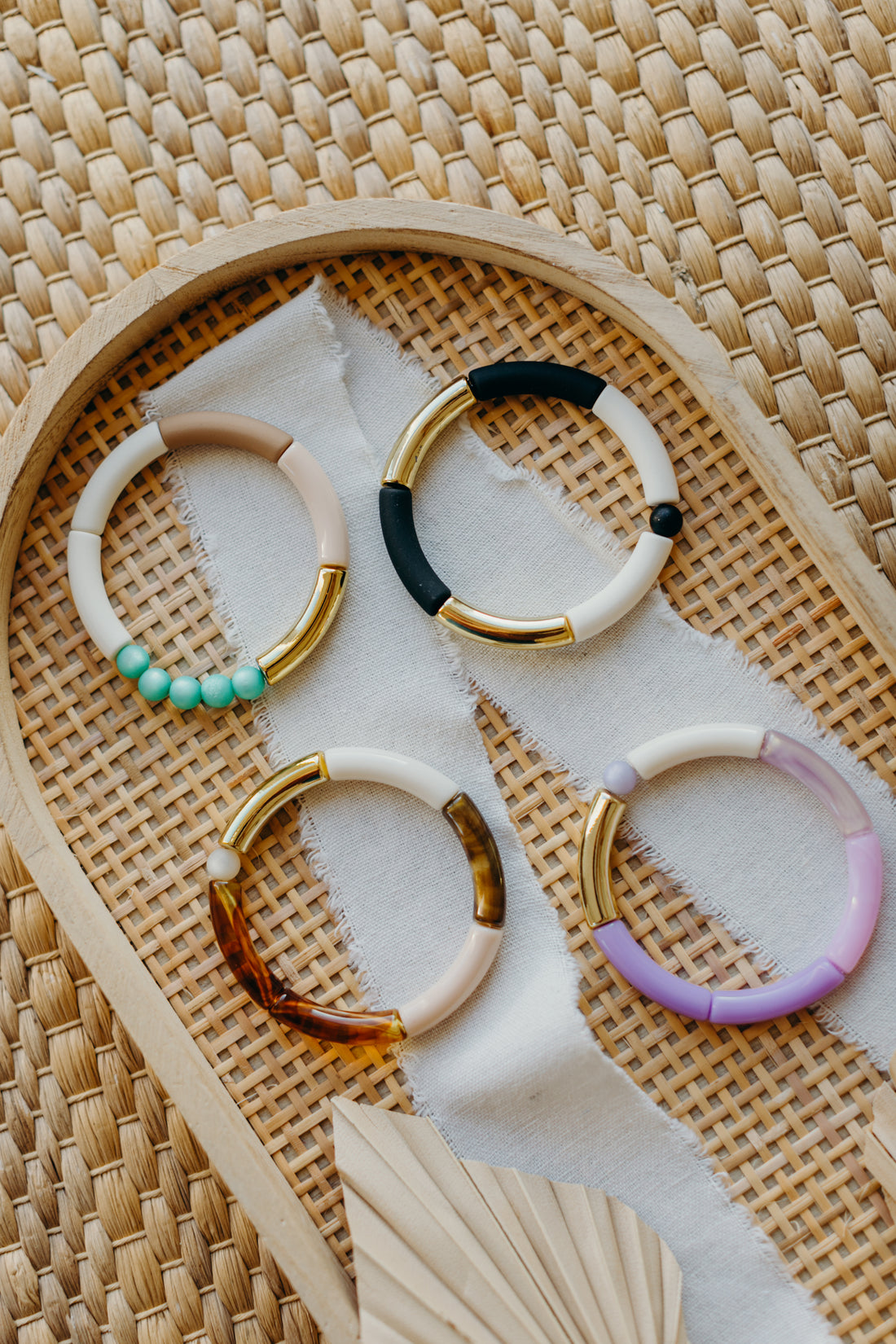 Perlenarmband 062 mit Tube Perlen in Gold, Braun, Creme und Türkis