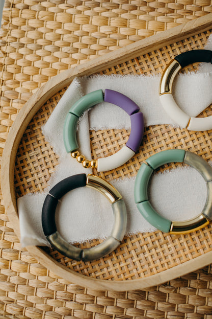 Perlenarmband 068 mit Tube Perlen in Lila, Mint, Weiß und Gold