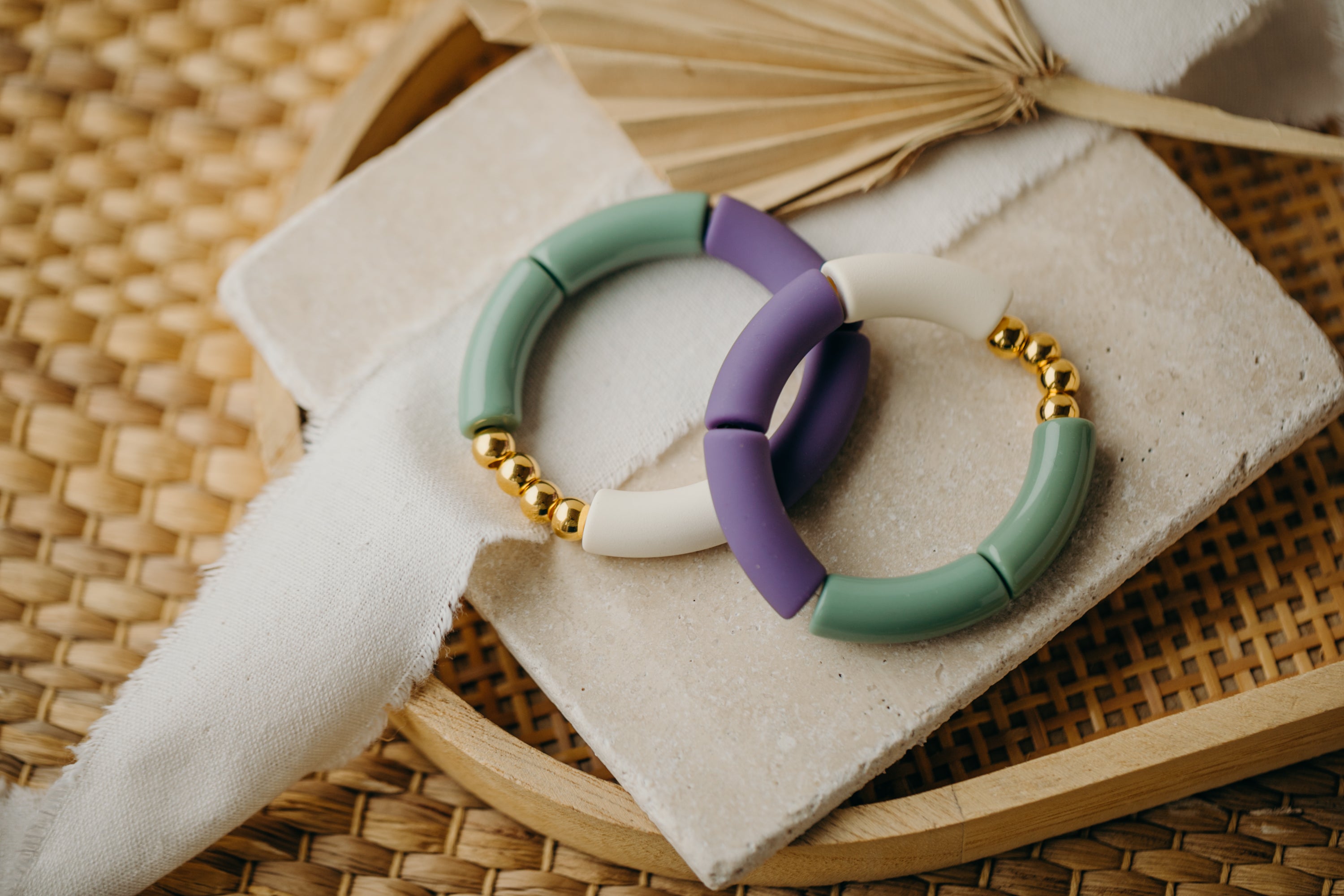 Pearl bracelet with tube beads in purple, mint, white and gold