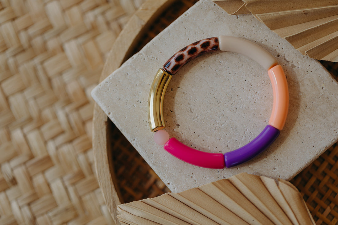 Perlenarmband 001 mit Tube Perlen in Gold, Beige, Apricot, Pink, Lila und Print