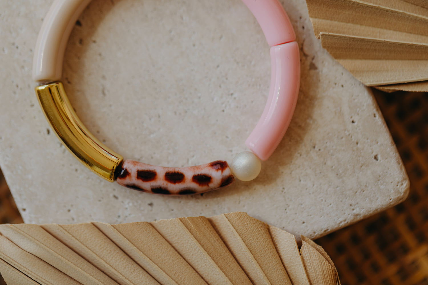 Perlenarmband 004 mit Tube Perlen in Gold, Beige, Rosa, Pink und Print