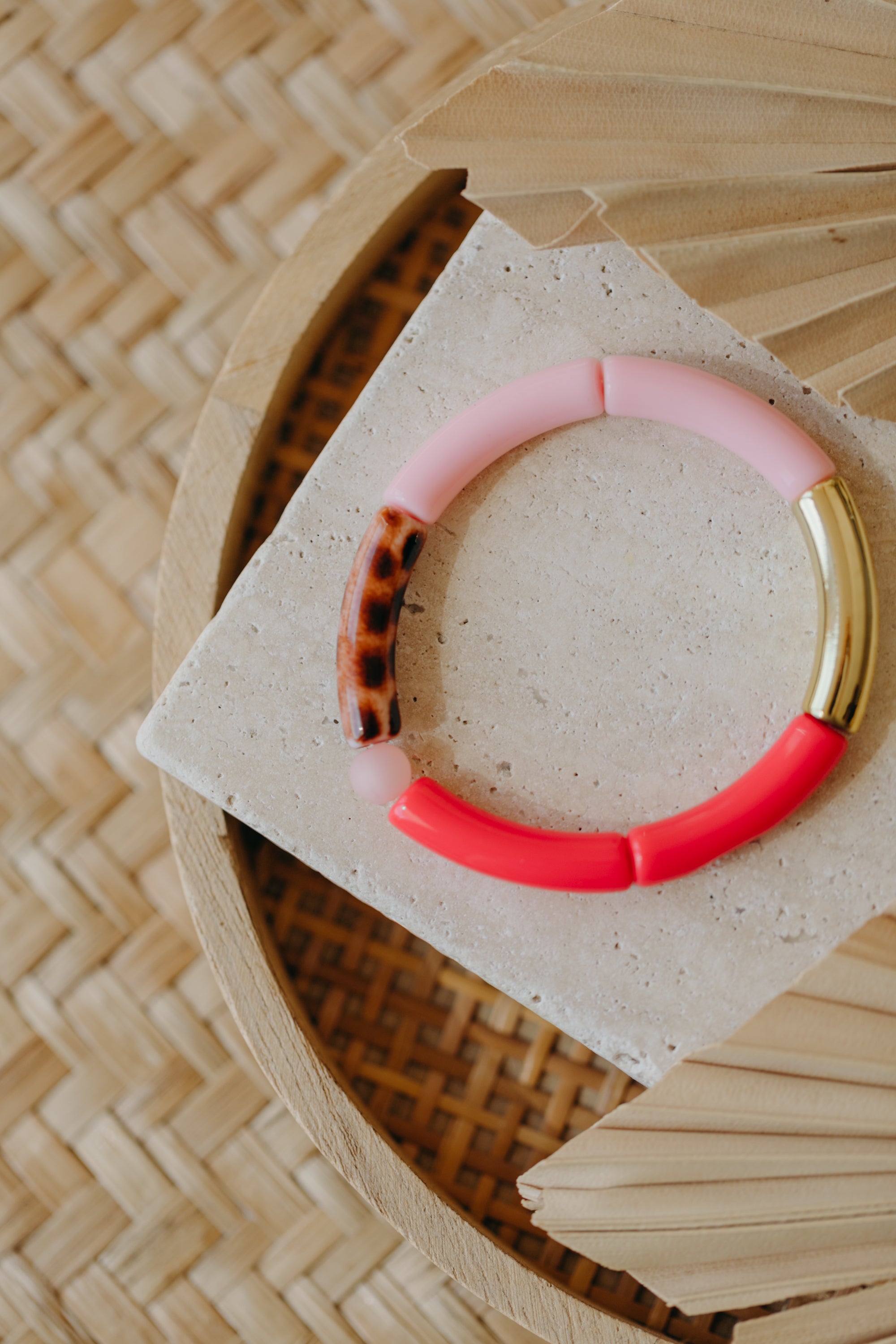 Perlenarmband 007 mit Tube Perlen in Gold, Rosa, Pink und Print