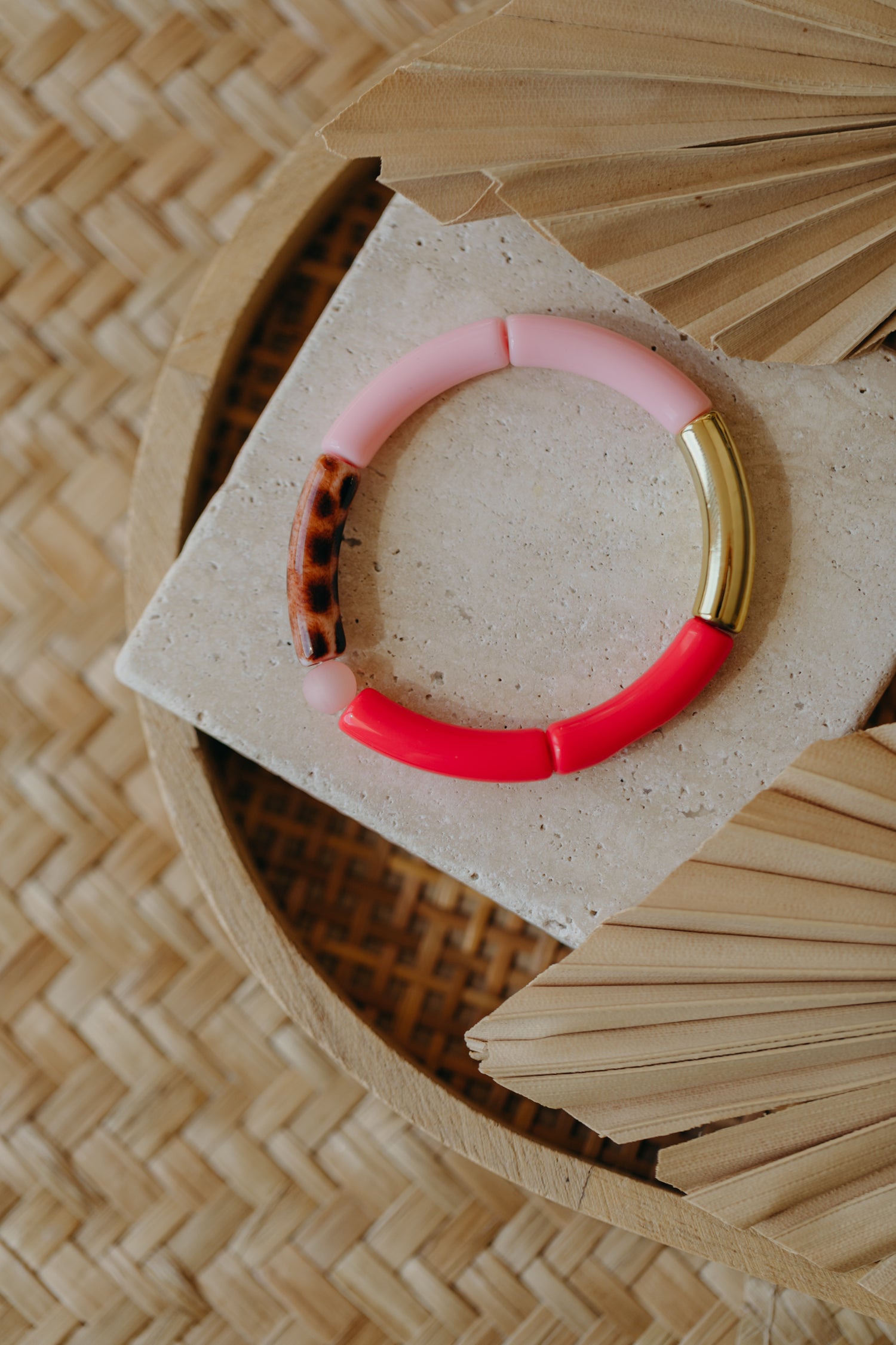 Perlenarmband 007 mit Tube Perlen in Gold, Rosa, Pink und Print