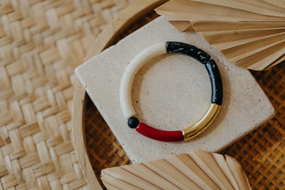 Perlenarmband 010 mit Tube Perlen in Gold, Creme, Weinrot und Schwarz