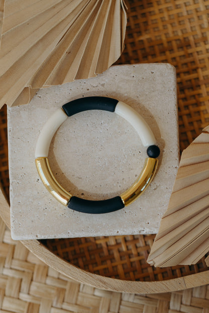 Perlenarmband 014 mit Tube Perlen in Gold, Creme und Schwarz