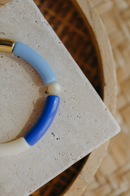 Perlenarmband 018 mit Tube Perlen in Gold, Creme, Gelb, Hellblau und dunkles Blau