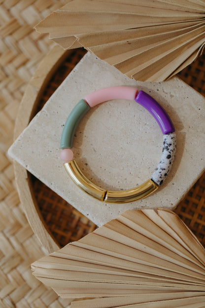 Perlenarmband 021 mit Tube Perlen in Gold, Rosa, Lila, Grün und Schwarz-Weiß
