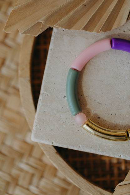 Perlenarmband 021 mit Tube Perlen in Gold, Rosa, Lila, Grün und Schwarz-Weiß