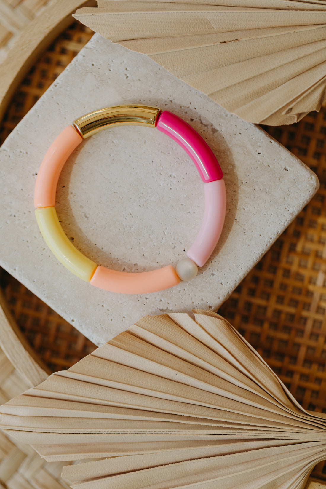 Perlenarmband 028 mit Tube Perlen in Gold, Gelb, Apricot, Rosa und Pink