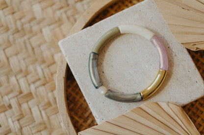 Perlenarmband 032 mit Tube Perlen in Gold, Creme, Lila und Grüntönen