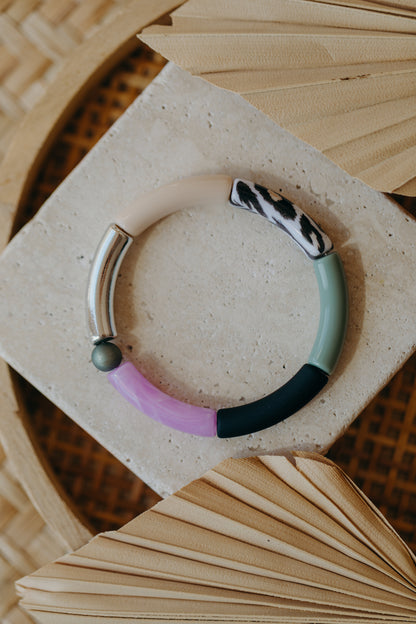 Perlenarmband 034 mit Tube Perlen in Silber, Creme, Lila, Grün, Schwarz und Leo Print