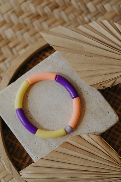 Perlenarmband 037 mit Tube Perlen in Gold, Gelb, Apricot und Dunklem Lila