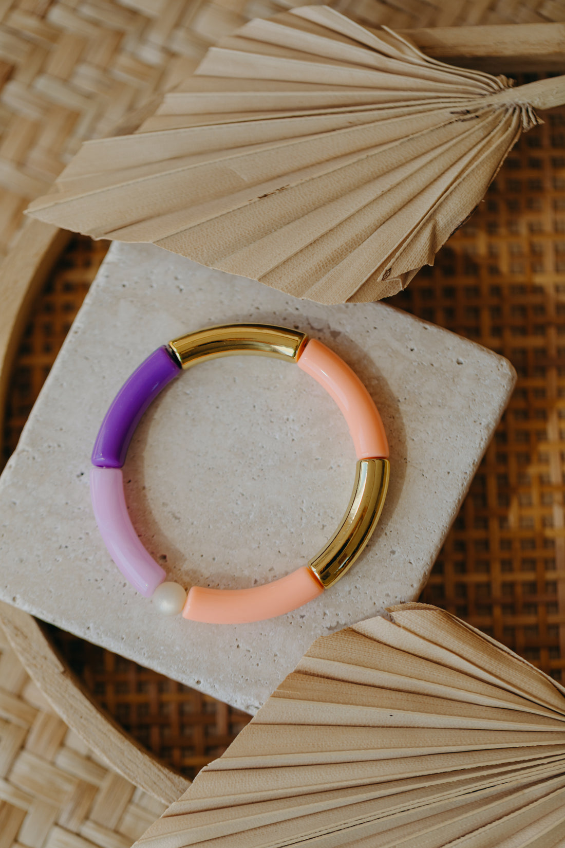 Perlenarmband 038 mit Tube Perlen in Gold, Apricot, und Lilatönen