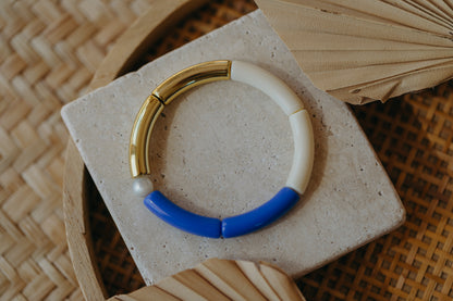 Perlenarmband 039 mit Tube Perlen in Gold, Weiß und Blau