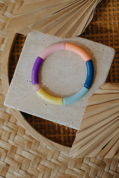 Perlenarmband 045 mit Tube Perlen in Gelb, Apricot, Rosa, Hellblau, Dunkelblau und Lila