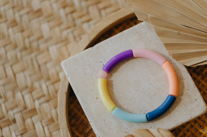 Perlenarmband 045 mit Tube Perlen in Gelb, Apricot, Rosa, Hellblau, Dunkelblau und Lila