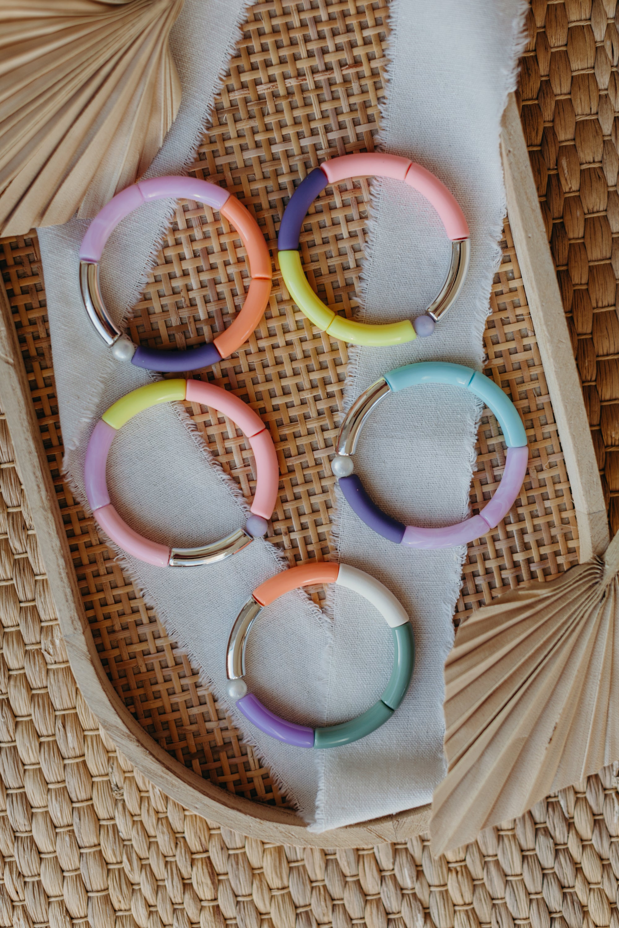 Pearl bracelet with tube beads in silver, green, orange and cream