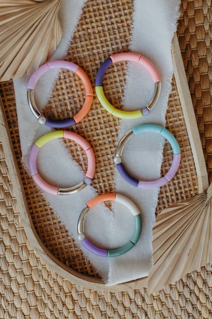 Pearl bracelet with tube beads in silver, green, orange and cream